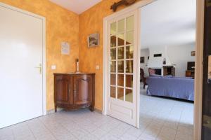 Maisons de vacances First floor of a typical house close to Aix en Provence 6 personnes : photos des chambres