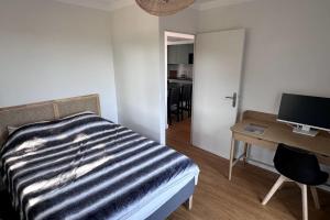 Apartment 3p with terrace facing the sea