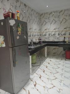 Appartement meublé centre ville 30 m hôpital Med V