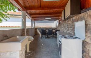 Beautiful Apartment In Bribir With Wifi