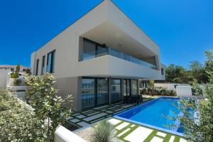 Adria Resort - SEAFRONT Villa B- Quiet Beachfront Retreat with Private Pool
