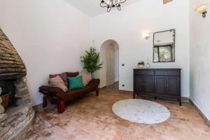 Historic Farmhouse Among Olive Groves Near The Sea