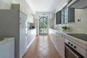 Historic Farmhouse Among Olive Groves Near The Sea