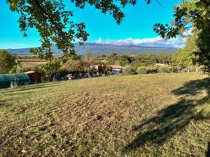 Tranquil Cottage With Views Of Mont Ventoux