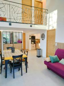 Tranquil Cottage With Views Of Mont Ventoux