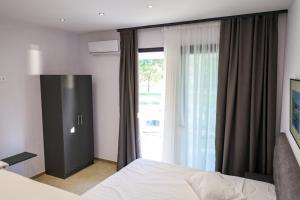 Sithonia Palace Apartments