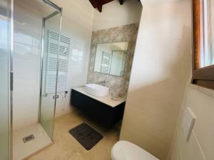 Квартира с террасой и видом на озеро в Стрезе