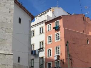 Alfama Typical by Hosty