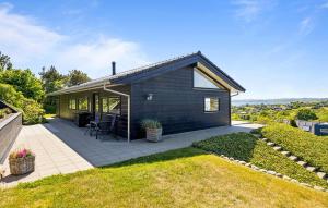 3 Bedroom Beautiful Home In Ebeltoft