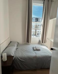 Bright & Airy Kensington Residence