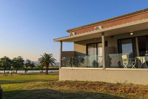 Sithonia Palace Apartments