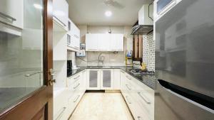 BluO 3BHK Safdarjung Enclave, Lift & Terrace Garden