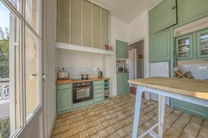 Historic Villa In Arcachon With Heated Pool