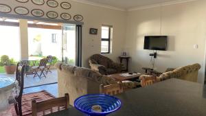 Fish & Go -Lovely cottage in gated Estate on river