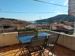 Maison vue mer, terraces, parking, proche port, climatisation