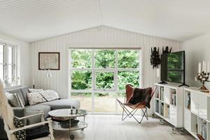 Beautiful Home In Asserbos Wooded Area