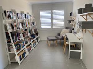 Alkimos Beach Family Accommodation