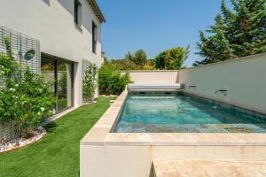 Maisons de vacances Mas Les Cigales Avec Piscine : photos des chambres