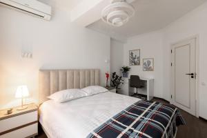2BD Apartment near park with cosy balcony