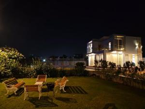 Bluebell Villa 2-BHK Villa With Pvt Pool & Scenic Aravali Views