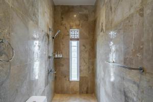3BR Villa Near Dreamland, Ocean & Mountain Views