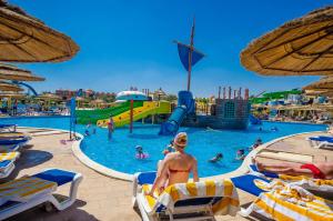Titanic Beach - Families and Couples only