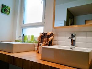 Appartements Spacieux 74m2 coeur de L-Isle sur la sorgue clim parking : photos des chambres