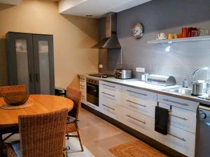 Appartements Spacieux 74m2 coeur de L-Isle sur la sorgue clim parking : photos des chambres