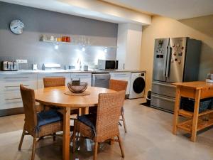 Appartements Spacieux 74m2 coeur de L-Isle sur la sorgue clim parking : photos des chambres