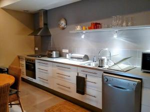 Appartements Spacieux 74m2 coeur de L-Isle sur la sorgue clim parking : photos des chambres