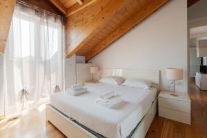 GuestHost- Milano Lambrate Cosy Balcony Apartment