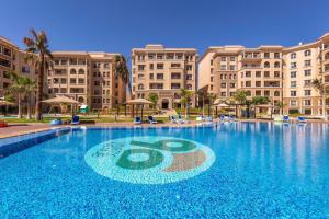 Luxury 2BR Apartment near AUC & 90 Point Mall