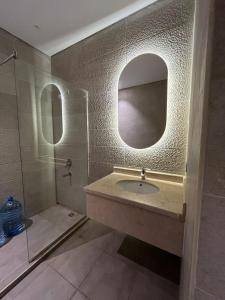 Luxury 2BR Apartment near AUC & 90 Point Mall