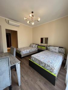 Luxury 2BR Apartment near AUC & 90 Point Mall