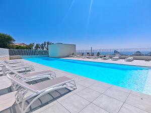 BEL AIR Rooftop Pool SeaView