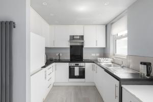 Spacious 3-Bed Home with Garden