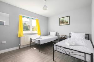 Spacious 3-Bed Home with Garden