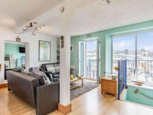 3 Bed in Brixham BX069