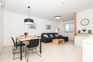 Premium Sea Side Marina Apartment by Locap Group