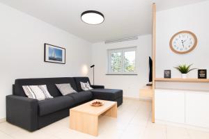 Premium Sea Side Marina Apartment by Locap Group