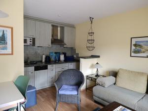 Unter den Kolonnaden 12