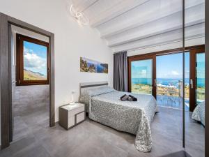 Elegant villa with private pool and sea view