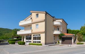 Villa Piplica-Makarska by Villas Guide