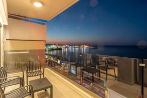Palm Beach Luxury Seafront Suites