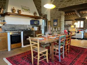 Restored Country Estate Between Tuscany And Umbria