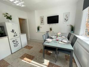 Earls Court 1BR with Lovely Garden View