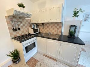 Earls Court 1BR with Lovely Garden View