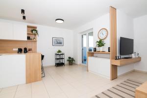 Premium Marina Apartments with Sea View by Locap Group