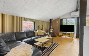 4 Bedroom Awesome Home In Otterup