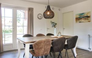 Beautiful Home In Hoge Hexel With Wifi